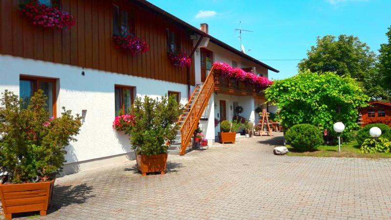 Pension Zum Krug, Messe Muenchen Hergolding المظهر الخارجي الصورة